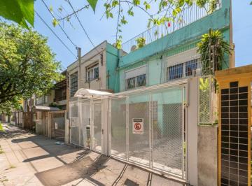 Casa · 257m² · 3 Quartos · 3 Vagas · Casa 3 quartos, 2 suítes, 3 vagas no Rio Branco