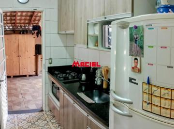 Casa · 60m² · 2 Quartos · 2 Vagas · Casa toda climatizada , com painel solar e móveis planejados, área comum muito ampla com salões de f