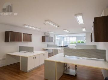 Comercial · 107m² · 2 Quartos · 3 Vagas · Conjunto comercial com 2 salas integradas, 2 banheiros e 3 vagas de garagem.