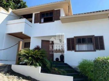 Casa trtiplex com 3 quartos em Pendotiba · Casa triplex com 3 quartos Pendotiba