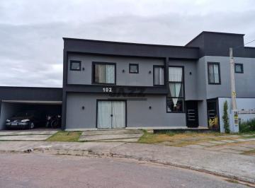 Casa · 343m² · 4 Quartos · 2 Vagas · Casa à venda em São José dos Campos com 4 quartos, 3 suítes e piscina - conforto e exclusividade