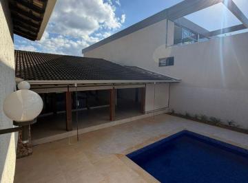 Casa de 5 quartos, Brasília · Casa para locação na QL 10 com 5 quartos e área de lazer completa