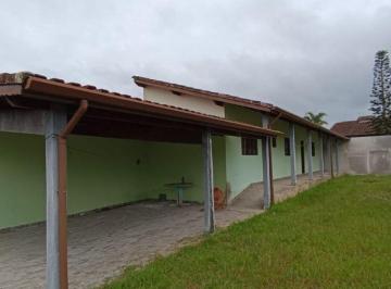 Casa de 2 quartos, Itanhaém · Casa com 2 quartos e espaço para piscina em Itanhaém.