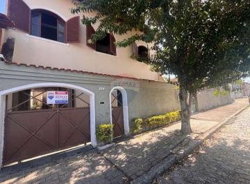 Casa · 200m² · 4 Quartos · 3 Vagas · Sobrado à venda com 4 dormitórios, 500m² de terreno e 200m² de área construída no Parque Santana em 