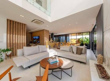 2d41c3a663d5e4f86e5e644552a25cf1c702d7c6 · Casa de esquina com 4 dormitórios, 330m² e lazer privativo