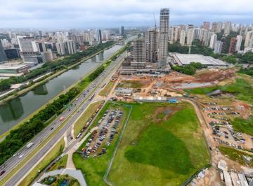 IMG_20260618_104154_000.jpeg · Atraente duplex para venda em Panamby com 4 quartos, sendo 4 suítes, 422m² - remaxares#R2X4R