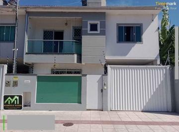Casa · 144m² · 4 Quartos · 2 Vagas · Sobrado com 143,5 m² no Centro de Balneário Camboriú