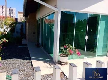 Casa · 88m² · 2 Quartos · 2 Vagas · EXCELENTE CASA AVERBADA no CENTRO DE BALNEÁRIO PIÇARRAS-SC