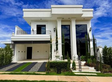 Casa de 4 quartos, Indaiatuba · Lindo Sobrado Neoclássico, 4 Dormitórios, sendo 2 Suítes Térreas, Piscina em Indaiatuba/SP