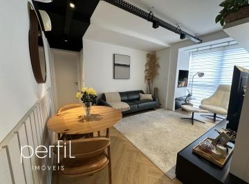 Foto 01 · Apartamento à venda em Joinville-SC, Iririú: 1 quarto, 1 suíte, 2 salas, 2 banheiros, 1 vaga, 61m².