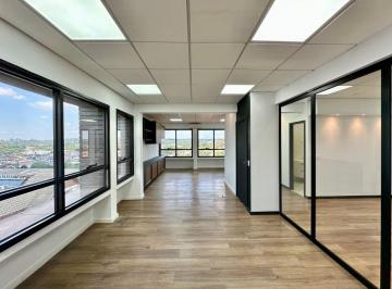 Comercial de 4 quartos, Cotia · Sala comercial para locação na Granja Viana - 136 m² com 3 banheiros e 4 vagas