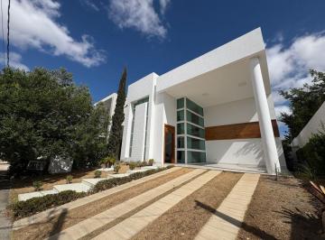Casa de 5 quartos, Caruaru · Casa de 400 m² com 5 quartos à venda em Nova Caruaru
