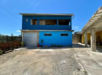 Casa de 2 quartos, Itanhaém · Casa com 2 quartos e jardim em Itanhaém.