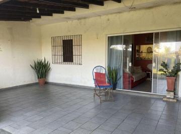 Casa de 2 quartos, Itanhaém · CASA COM 280m² NO BAIRRO GAIVOTA A 600 METROS DO MAR