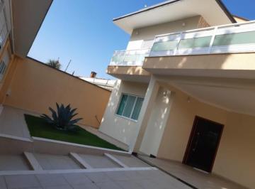 Casa de 4 quartos, Peruíbe · Casa com 4 quartos e piscina em Peruíbe - R$ 1.470.000,00.