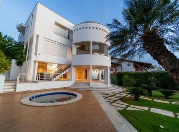 Casa de 5 quartos, Brasília · QI 26: Elegância com Vista para o Lago