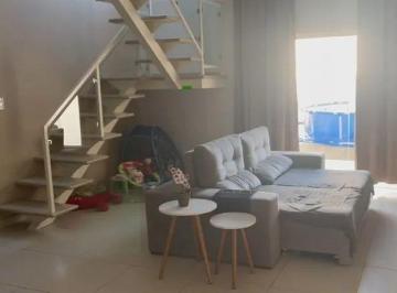 Casa · 179m² · 4 Quartos · 2 Vagas · Sobrado à venda, 179 m² por R$ 735.000,00 - Jardim Patrícia - Uberlândia/MG