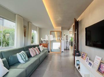 Casa · 200m² · 4 Quartos · 2 Vagas · CASA EM CONDOMÍNIO ÁREA TOTAL 38 M² ÁREA PRIVATIVA 200 M² | 4 SUÍTES+ ENERGIA SOLAR| R$ 1.350.000,00