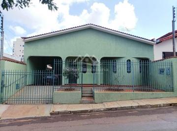 202605041542504145.jpeg · Casa para Venda em Patos de Minas, São Francisco, 4 dormitórios, 1 suíte, 3 banheiros, 1 vaga