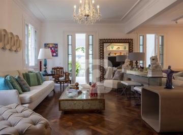 Casa · 440m² · 4 Quartos · 3 Vagas · Esplendorosa Casa Duplex na Urca - Luxo e Conforto com Vista Deslumbrante!