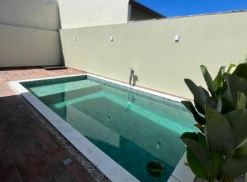 Casa de 3 quartos, Itanhaém · Casa com 3 quartos e piscina em Itanhaém.