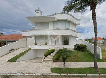 whatsapp-image-2026-05-04-at-114503-17779064209386.jpeg · Casa mobiliada com 4 suítes, amplo terreno e área de lazer completa em Jurerê Internacional, Florian