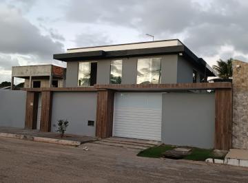 Casa de 5 quartos, Camaçari · Casa Duplex, fachada em Blindex, estrutura solta, super ventilada e iluminada.