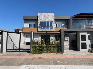 Casa de 4 quartos, Itajaí · Sobrado a 5 minutos do centro de Itajaí