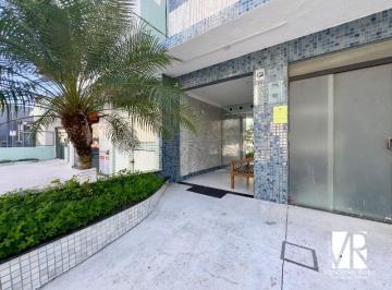 Foto 01 · Apartamento disponível no Edifício J. Madri, localizado na Rua 981, entre a Avenida Brasil e a Aveni