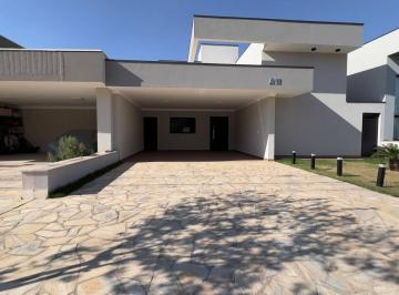 Casa · 174m² · 3 Quartos · 4 Vagas · Casa Térrea de Alto Padrão no Condomínio Villa do Sol — Sofisticação, Luz Natural