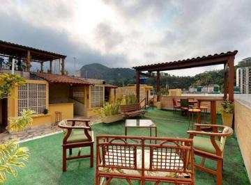 Apartamento de 4 quartos, Rio de Janeiro · Cobertura Duplex entre o Leme e Posto 2. Pertinho ao shopping Rio Sul e 5 minutos da praia. Duas vgs