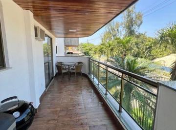 Apartamento de 2 quartos, Rio de Janeiro · Apartamento 82m2, 2 quartos c/ dependência de empregada revertida em lavanderia e despensa.