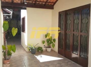 whatsapp-image-2026-03-30-at-12-10-39-31777573143309.jpeg · Casa à venda, de esquina, 3 dormitórios Centro, Tremembé, SP