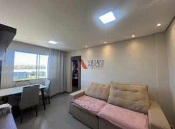 Sala de estar · Moderno, Planejado e com Vista: O 2 Quartos Perfeito em Condomínio Clube"