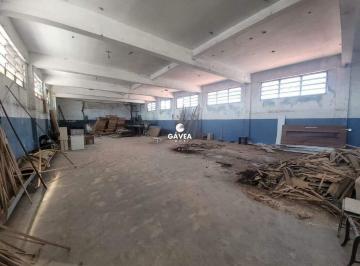 Comercial · 1800m² · Galpão à venda no Saboó em Santos.