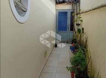 Casa · 160m² · 4 Quartos · Excelente Casa com Piscina e Área Gourmet - Ampla e Confortável!