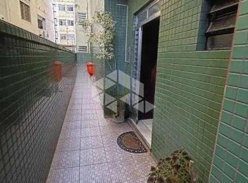 Apartamento · 53m² · 2 Quartos · Apartamento térreo de 2 dormitórios com pátio na rua Santana.