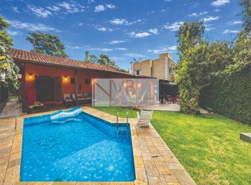 Casa · 194m² · 3 Quartos · 4 Vagas · Casa de Condomínio à Venda em Cotia | 3 Dorms, 1 Suíte
