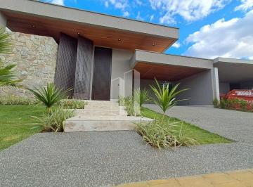 Casa · 336m² · 4 Quartos · 5 Vagas · Casa em Condomínio com 4 Suítes sala com pé-direito duplo para 4 ambientes,es...