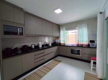 Casa · 144m² · 3 Quartos · 5 Vagas · Seu novo lar, pronto para acolher sua família com conforto e viver momentos incríveis