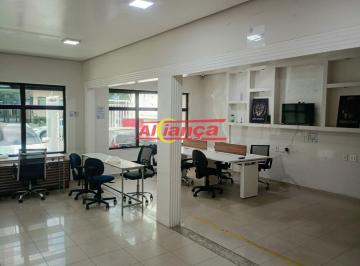 Casa · 400m² · 1 Quarto · 3 Vagas · Ponto comercial versátil: ideal para clínica, consultório ou estética