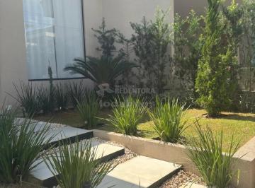 Casa · 250m² · 3 Quartos · 4 Vagas · Casa a venda no Residencial Maza com suíte e armários planejados.