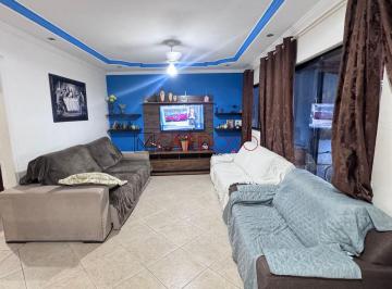 Casa · 250m² · 4 Quartos · 2 Vagas · Sobrado 04 quartos, 01 suite, 2 vagas de garagem, escriturada, samambaia Sul