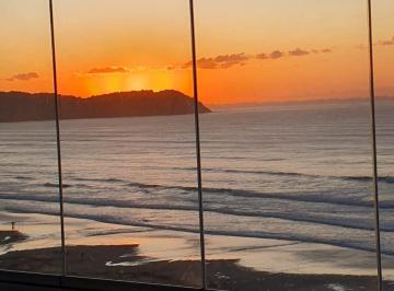 Apartamento · 173m² · 3 Quartos · 2 Vagas · Apartamento Alto Padrão frente mar na Aviação!