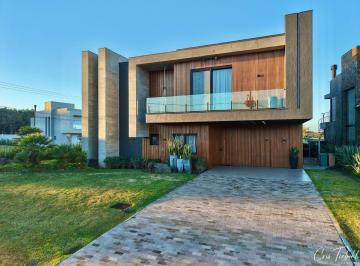 Casa · 370m² · 5 Quartos · Casa em Condomínio em Capao Novo - Capão da Canoa/RS