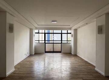 Apartamento · 150m² · 3 Quartos · 1 Vaga · Apartamento 150m² com vaga no Centro de Curitiba | Potencial para retrofit