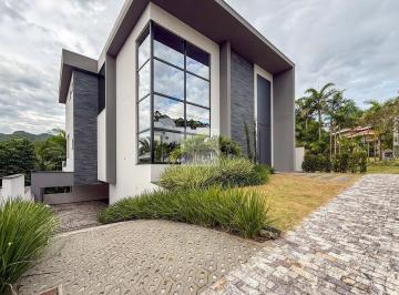 Casa · 421m² · 3 Quartos · 6 Vagas · Linda casa com 3 suítes no Golden park em Blumenau-SC