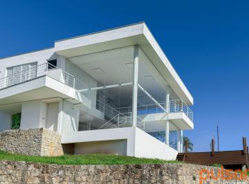 Casa · 461m² · 3 Quartos · 2 Vagas · Casa em Condomínio Fechado com Vista permanente para o Mar em Cacupé.