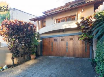 Casa · 316m² · 4 Quartos · 2 Vagas · Casa no Chácara das Pedras com piscina e 316m2