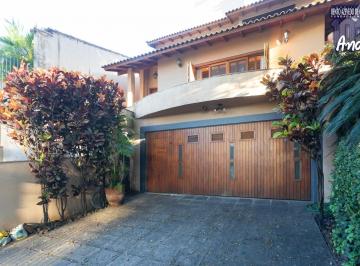 Casa · 316m² · 4 Quartos · 2 Vagas · Casa no Chácara das Pedras com piscina e 316m2